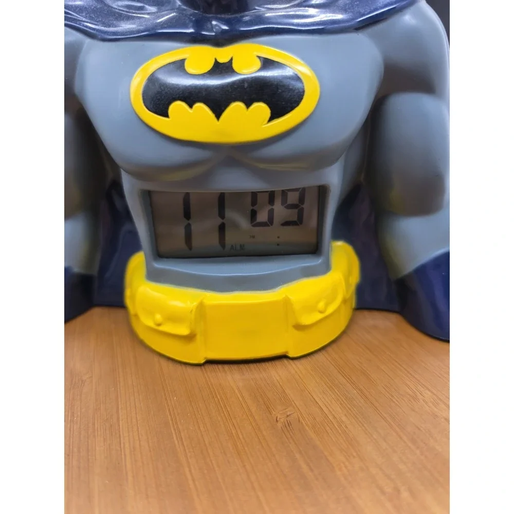 DC Comics Batman Digital Alarm Clock BAT3031 Novelty Bust Shape Blue‎